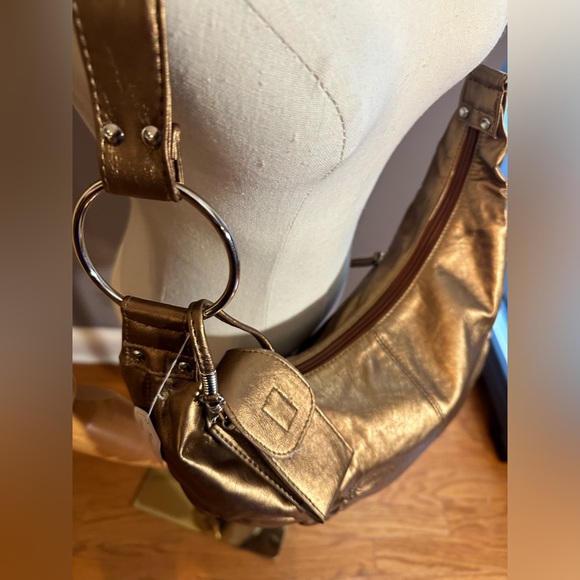 Fashion Vegan Leather hobo style crossbody in metallic gold/bronze color - Picture 5 of 10